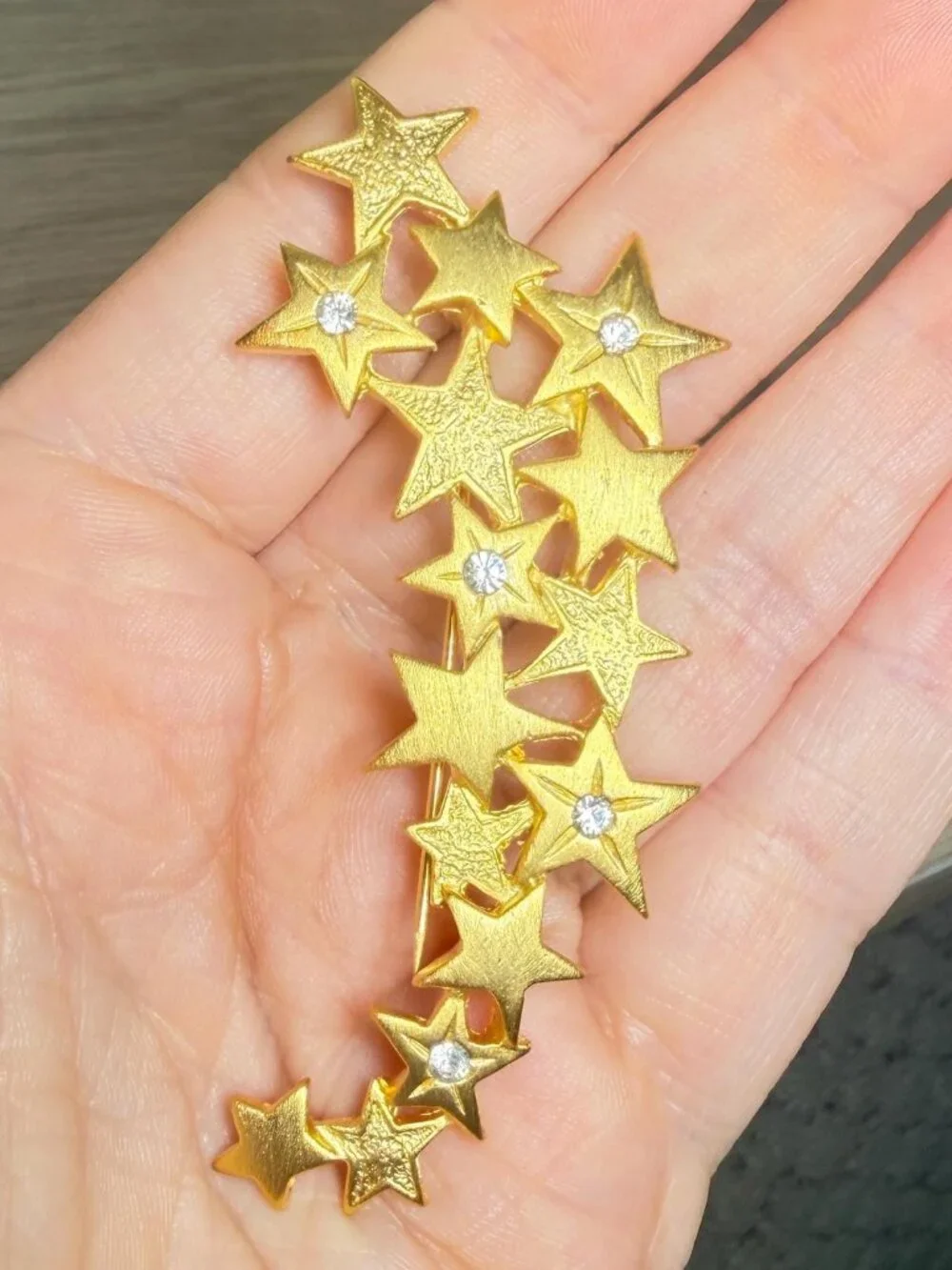 JJ Shooting Star Brooch Gold Tone Rhinestone Vintage 3.2